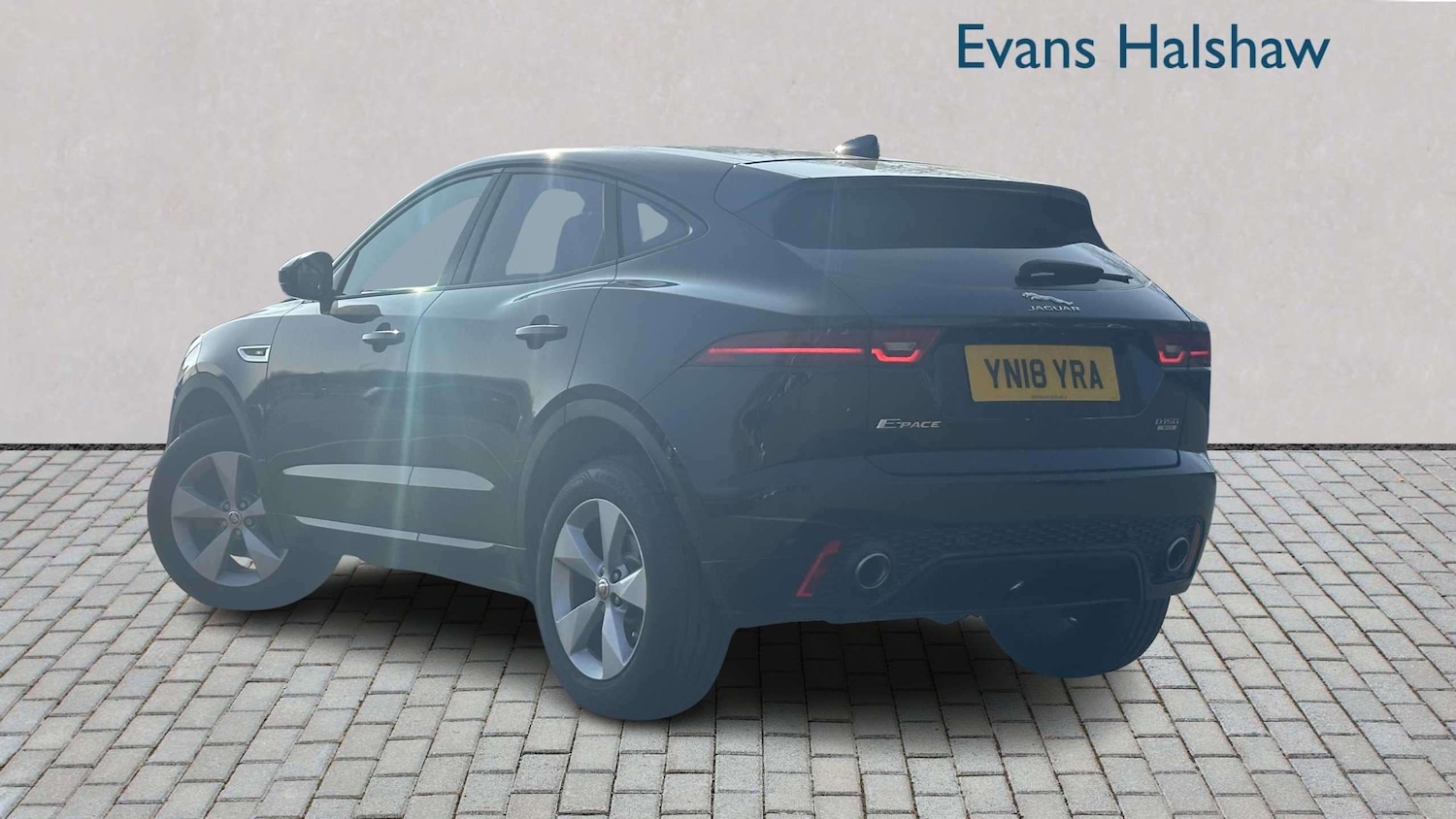 Used Jaguar E-Pace 2018 for sale - 77858040: Photo 2