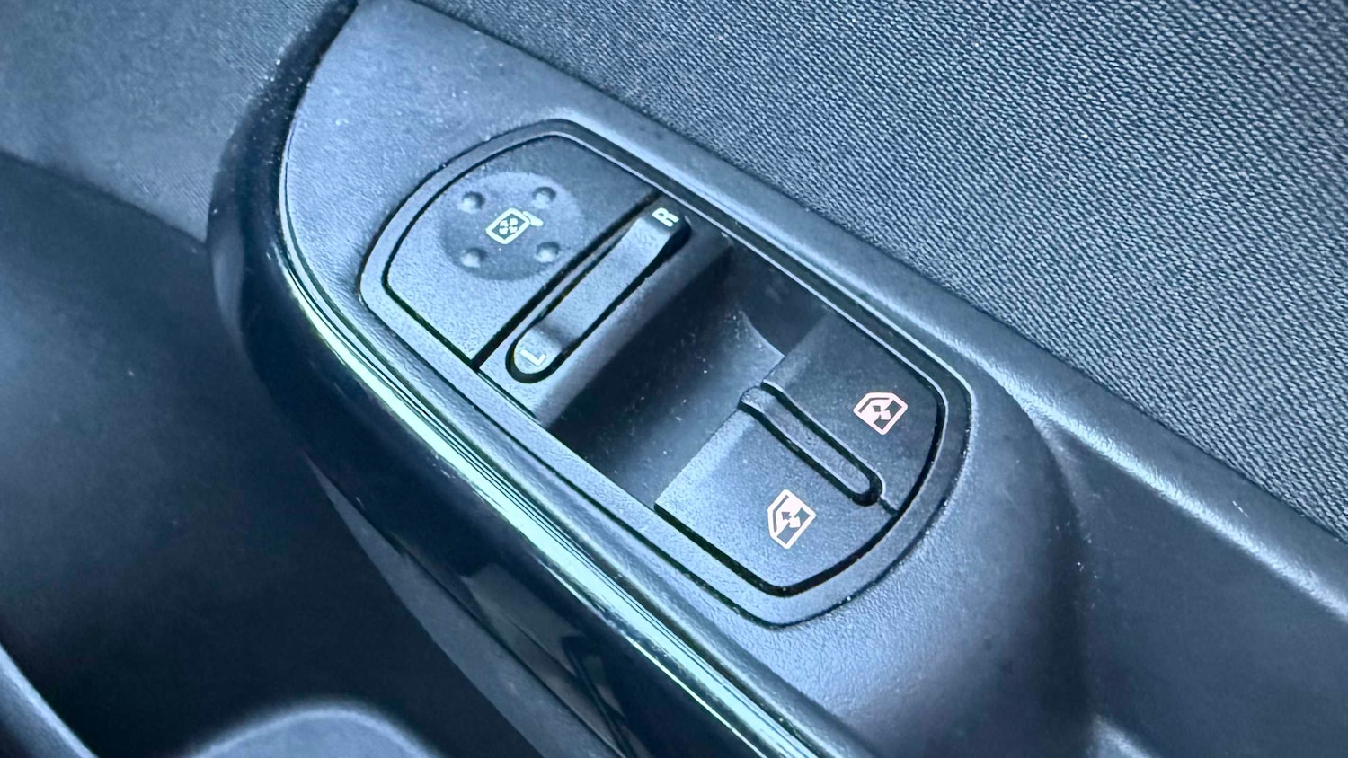 Used Vauxhall Corsa 2018 for sale - 77979528: Photo 19