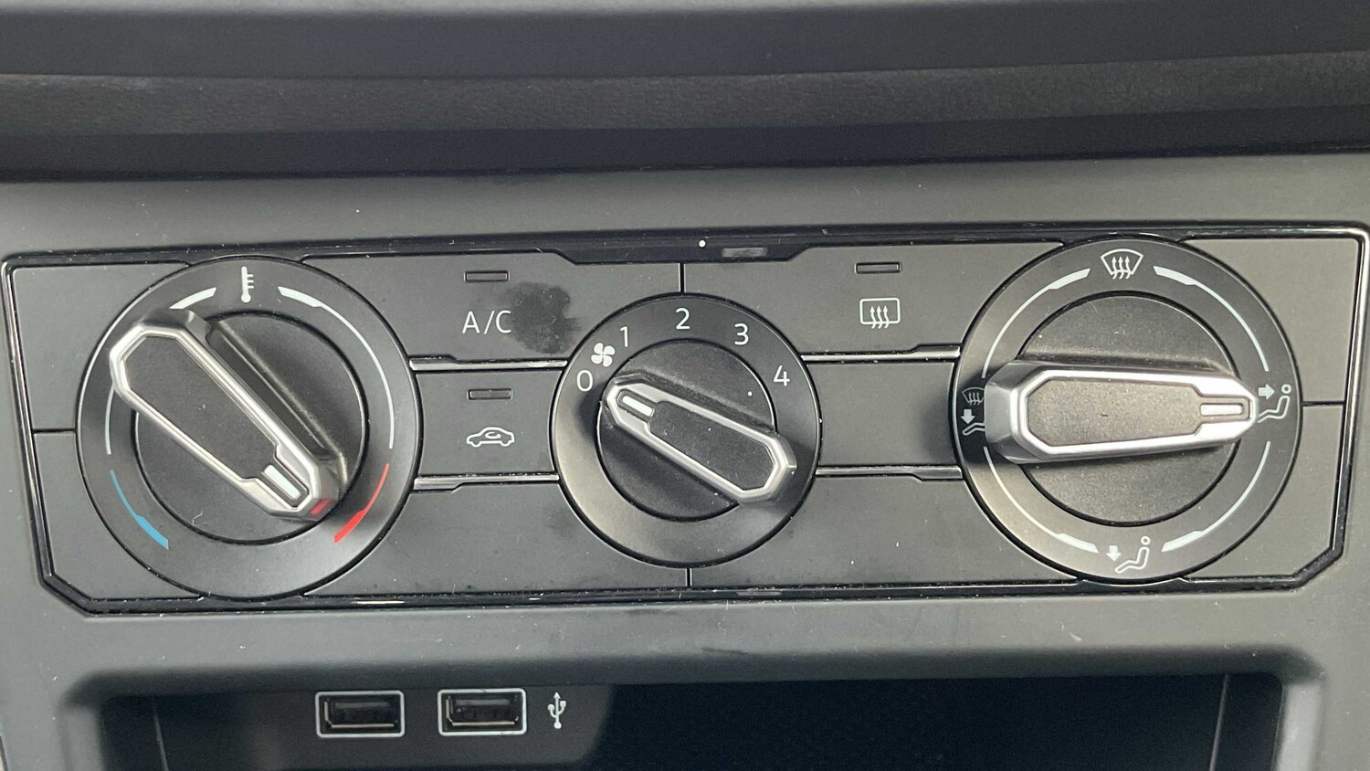 Used Volkswagen Polo 2018 for sale - 77858760: Photo 15