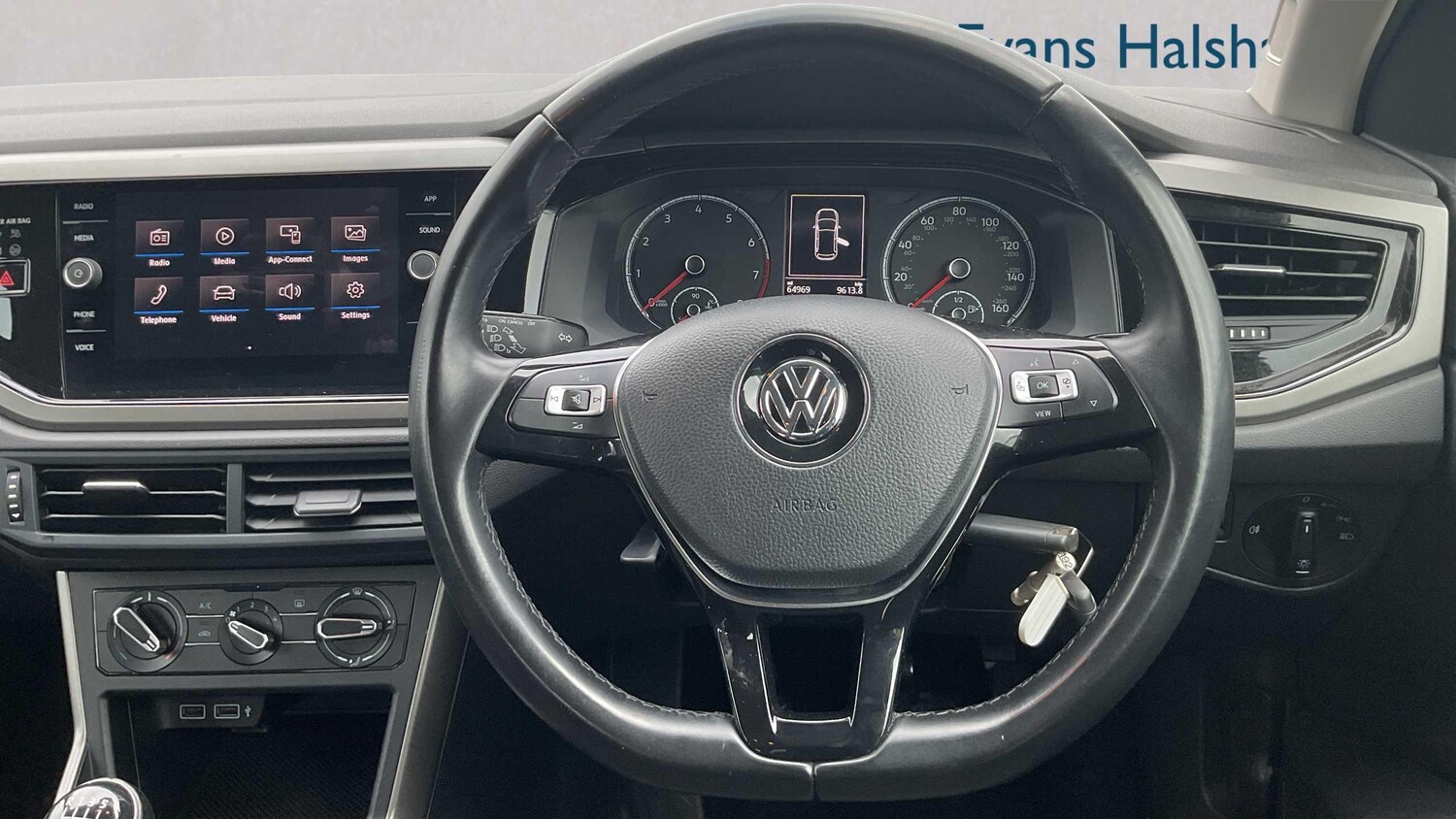 Used Volkswagen Polo 2018 for sale - 77858760: Photo 8