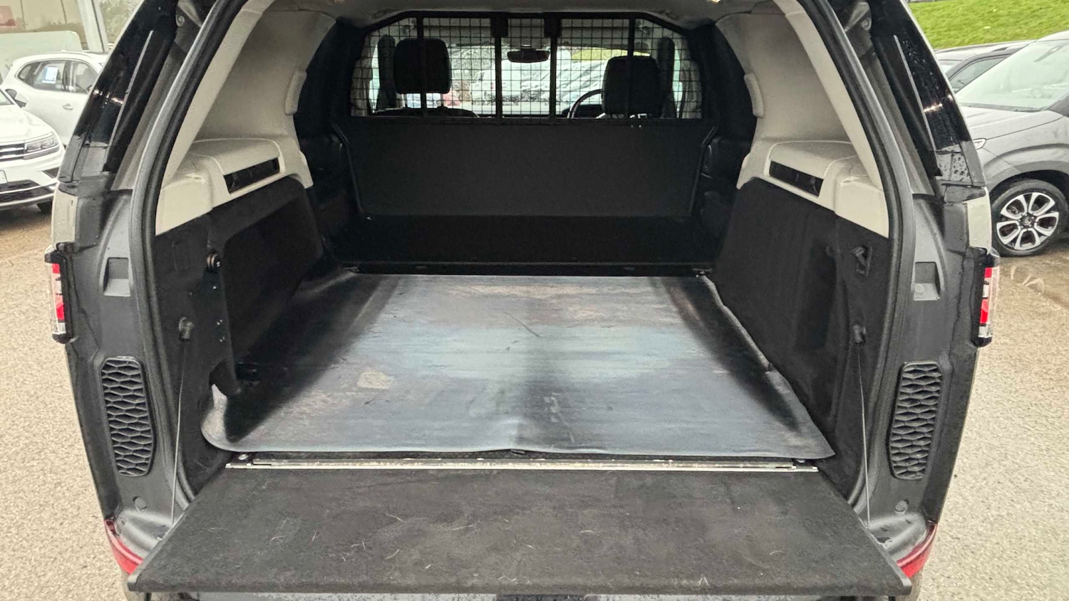 Used Land Rover Discovery 2018 for sale - 77995962: Photo 9