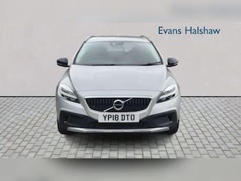 Used Volvo V40 2018 for sale - 79678677: Photo