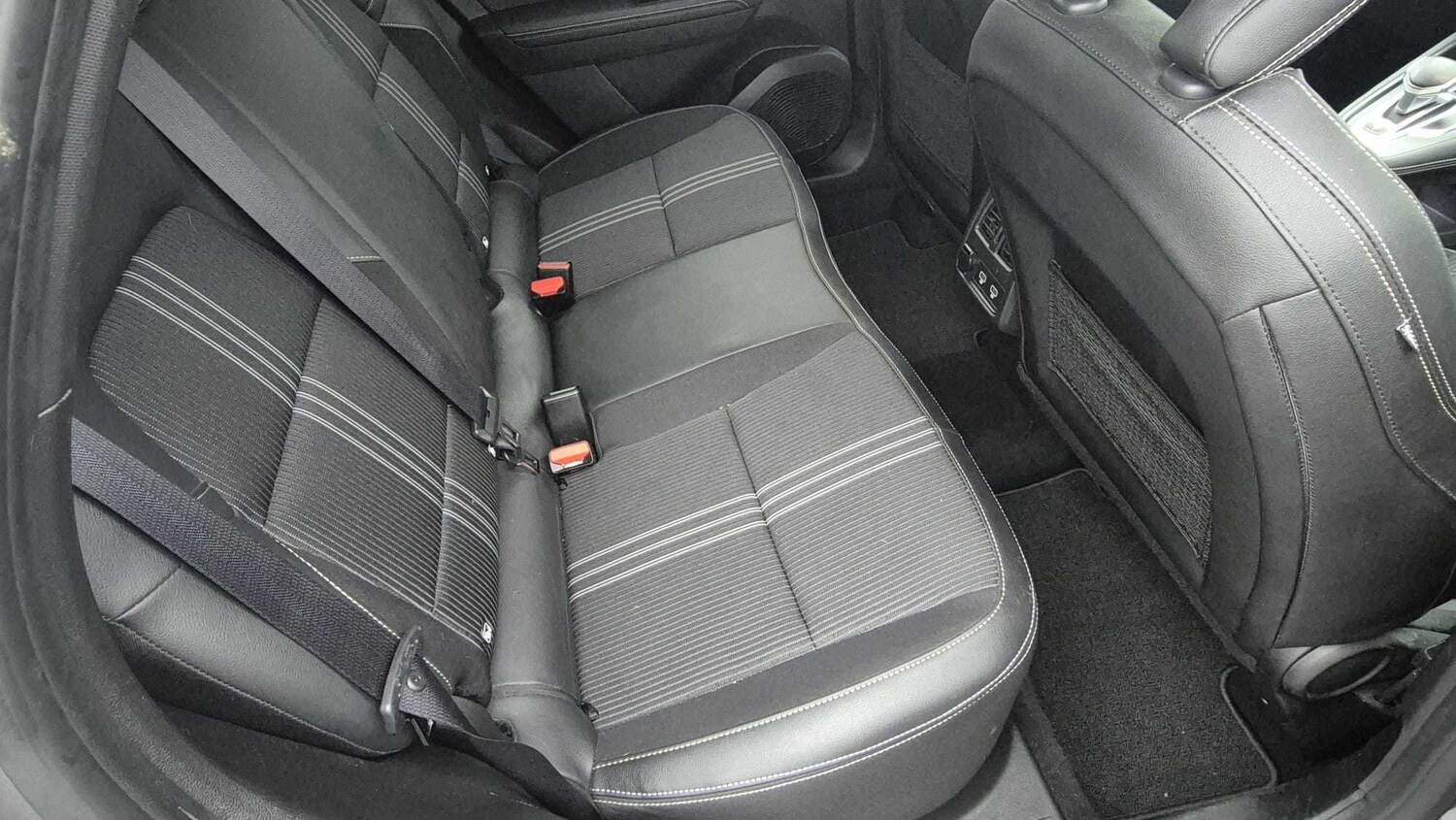 Used Renault Captur for sale - 78052363: Photo 11