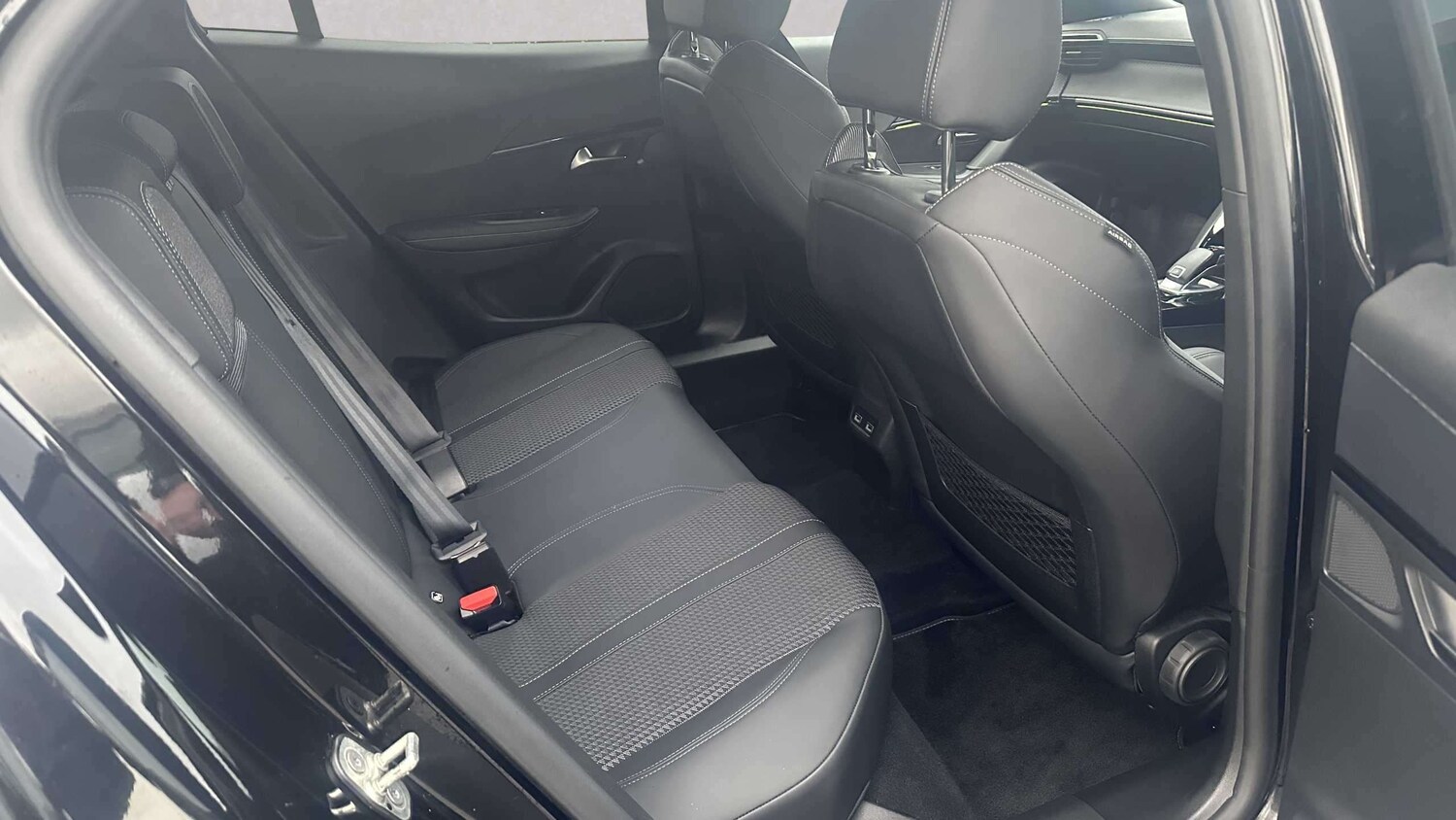 Used Peugeot 2008 for sale - 77861054: Photo 11