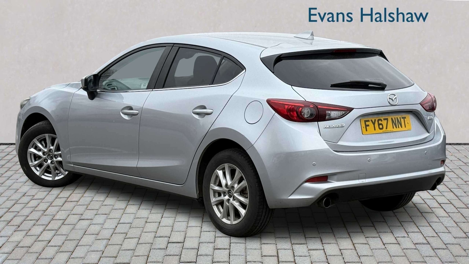 Used Mazda Mazda3 2017 for sale - 77859617: Photo 2