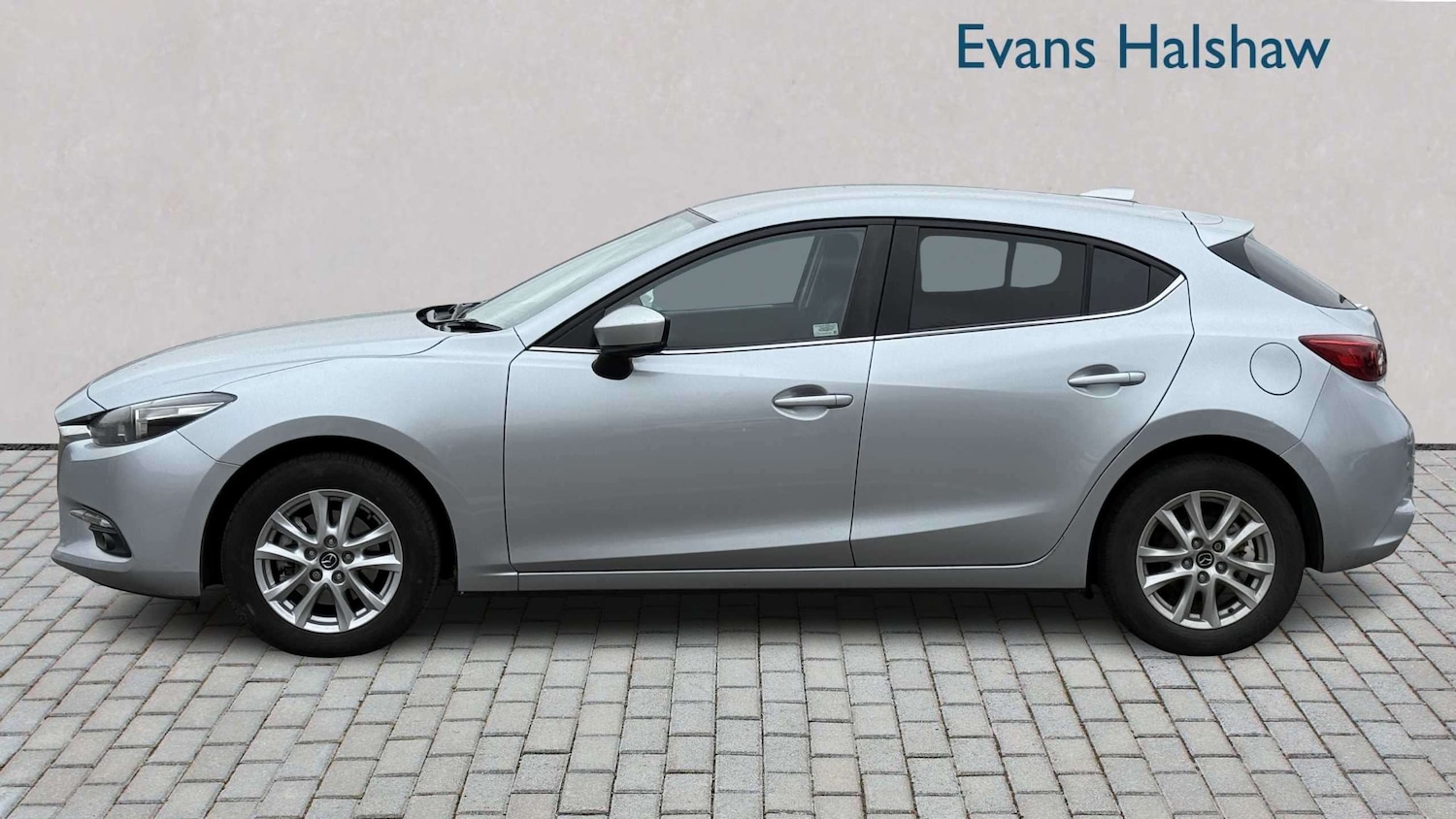 Used Mazda Mazda3 2017 for sale - 77859617: Photo 3