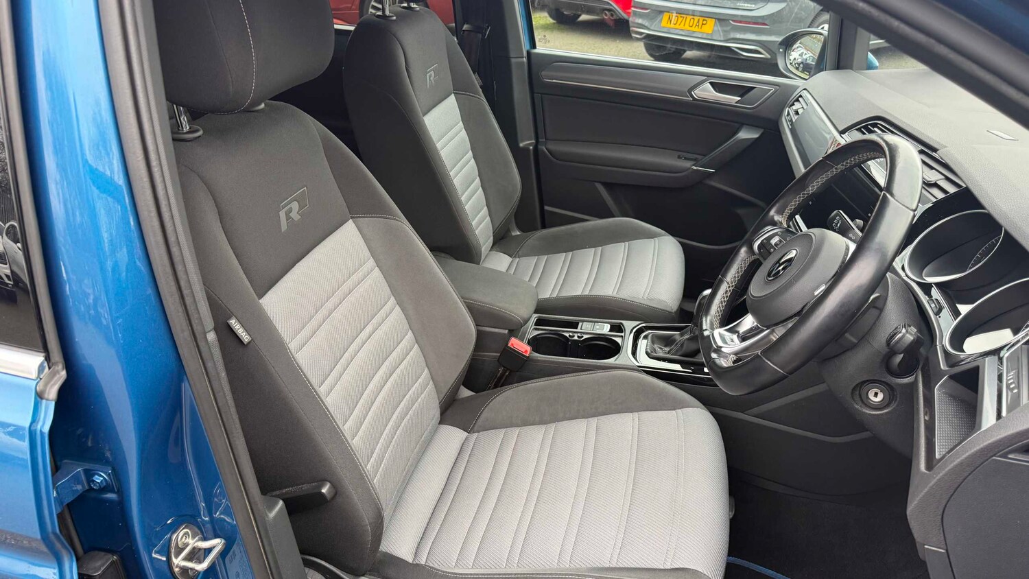 Used Volkswagen Touran for sale - 77860244: Photo 10