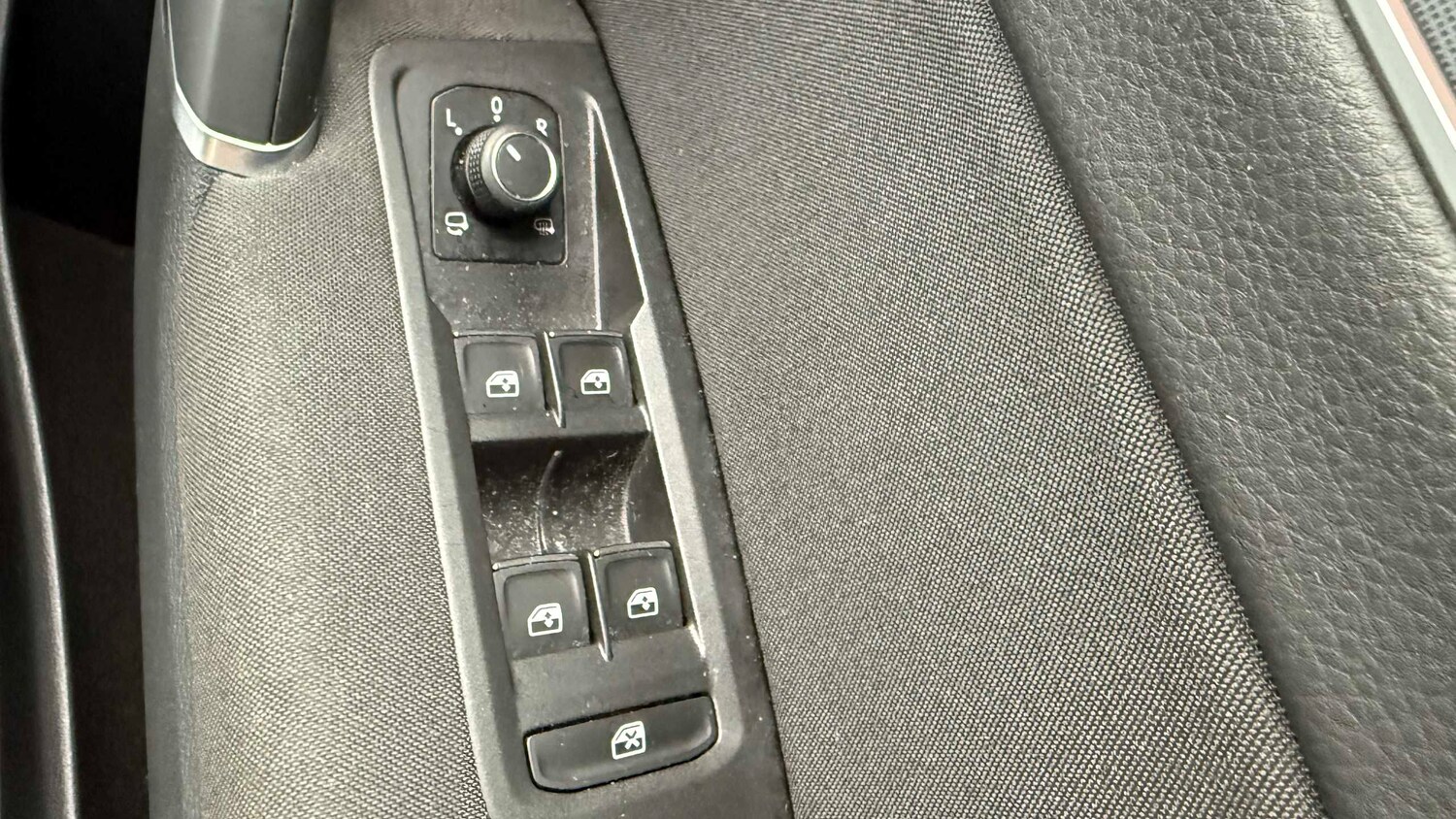 Used Volkswagen Touran for sale - 77860244: Photo 16