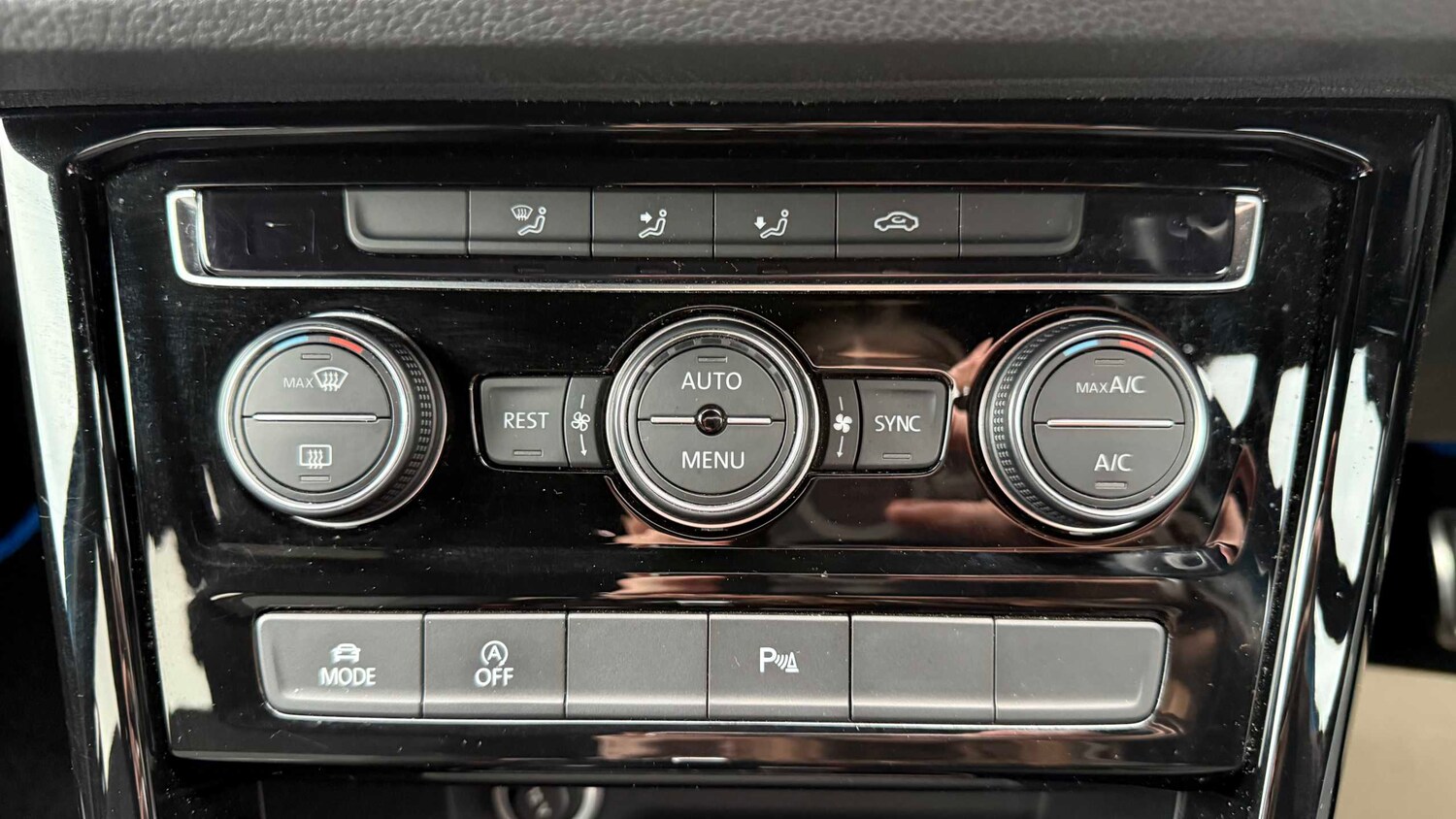 Used Volkswagen Touran for sale - 77860244: Photo 17