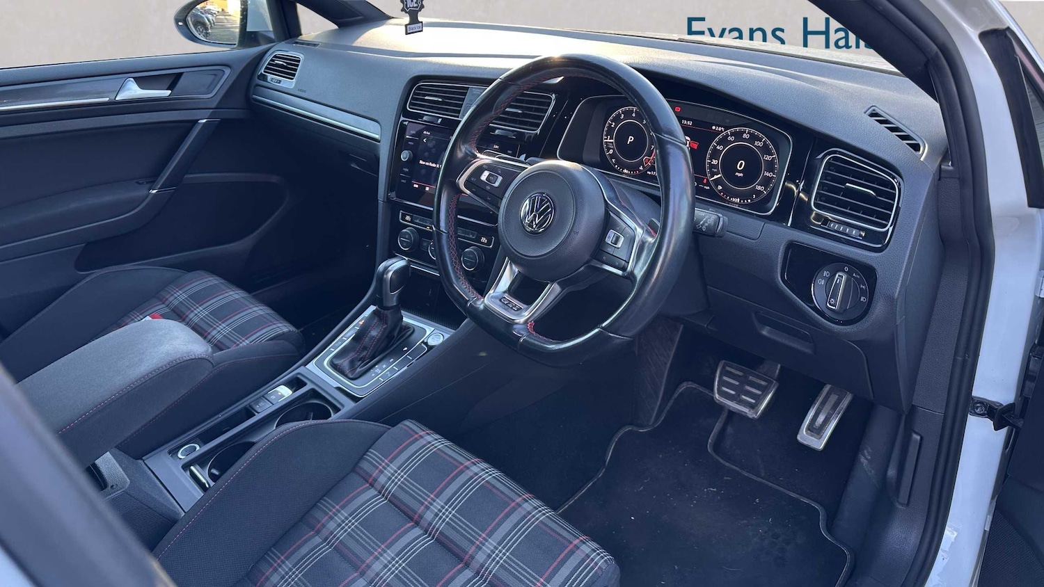 Used Volkswagen Golf 2019 for sale - 77857053: Photo 8