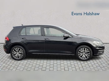 Used Volkswagen Golf 2017 for sale - 77858837: Photo