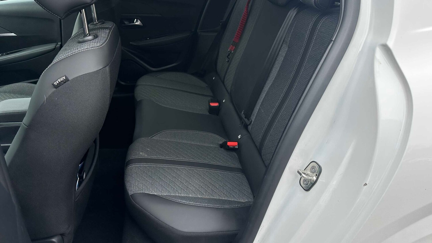 Used Peugeot 208 for sale - 77858204: Photo 14