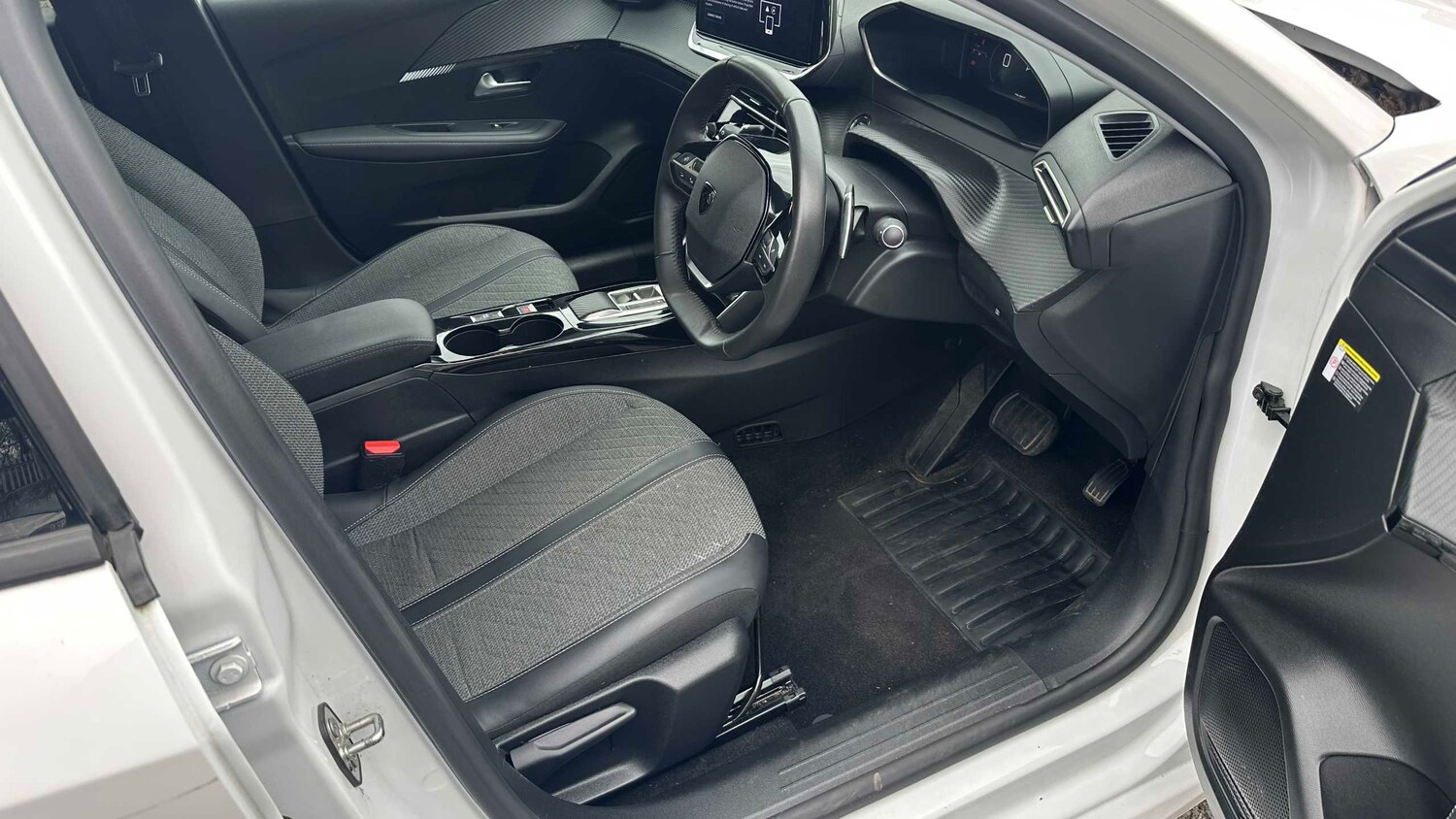 Used Peugeot 208 for sale - 77858204: Photo 8