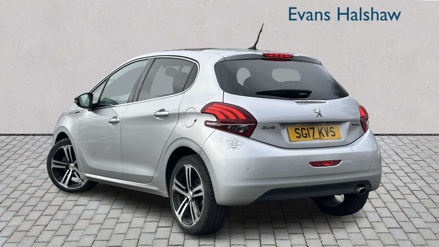 Used Peugeot 208 2017 for sale - 77857821: Photo 2