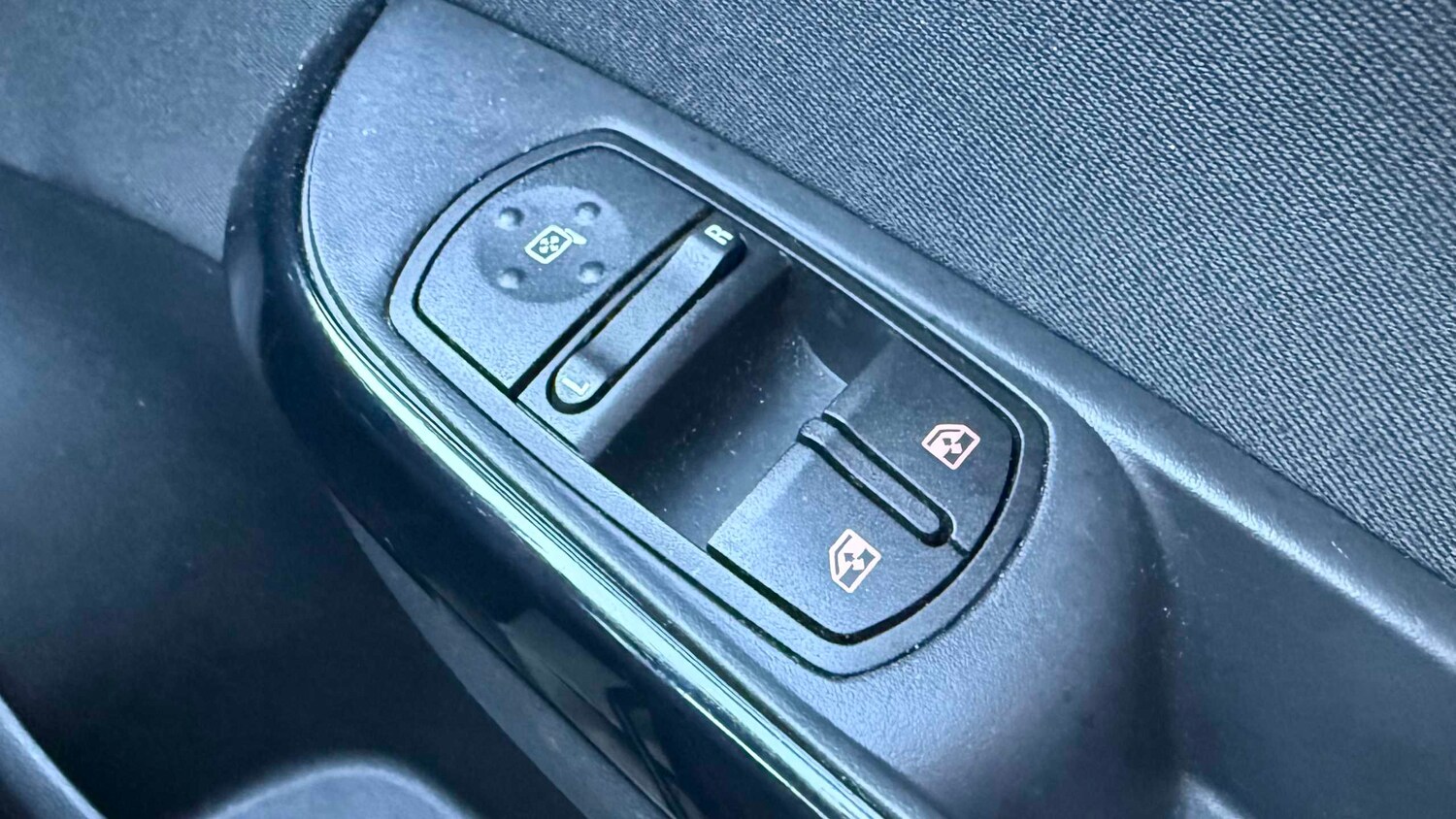 Used Vauxhall Corsa for sale - 77862578: Photo 19