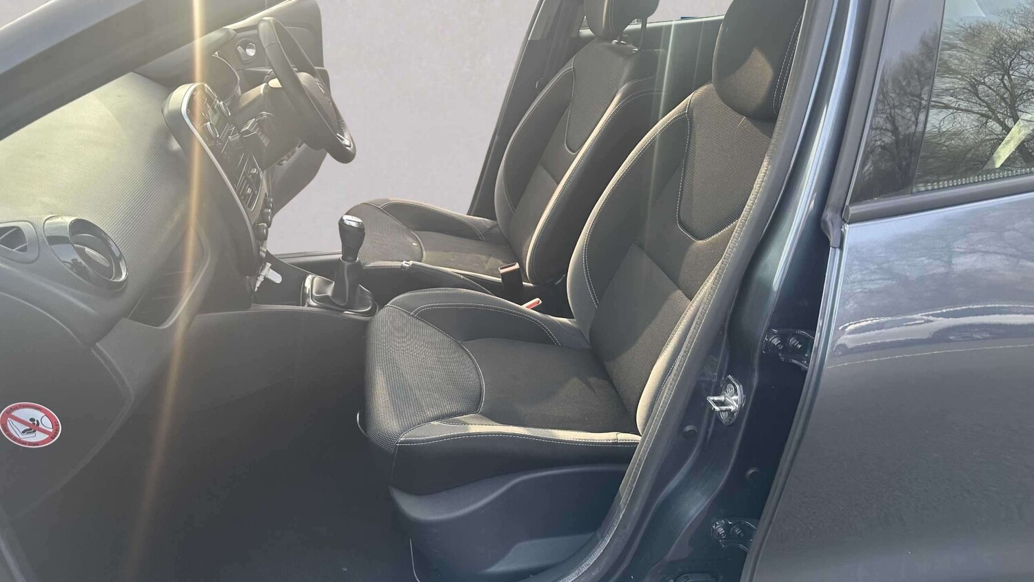 Used Renault Clio for sale - 77861758: Photo 13