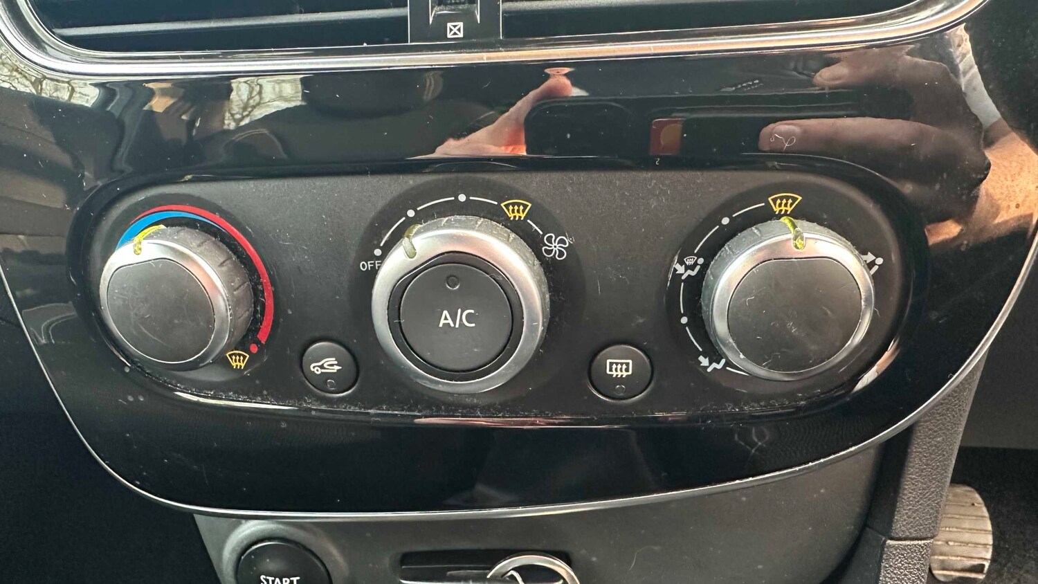 Used Renault Clio for sale - 77861758: Photo 15