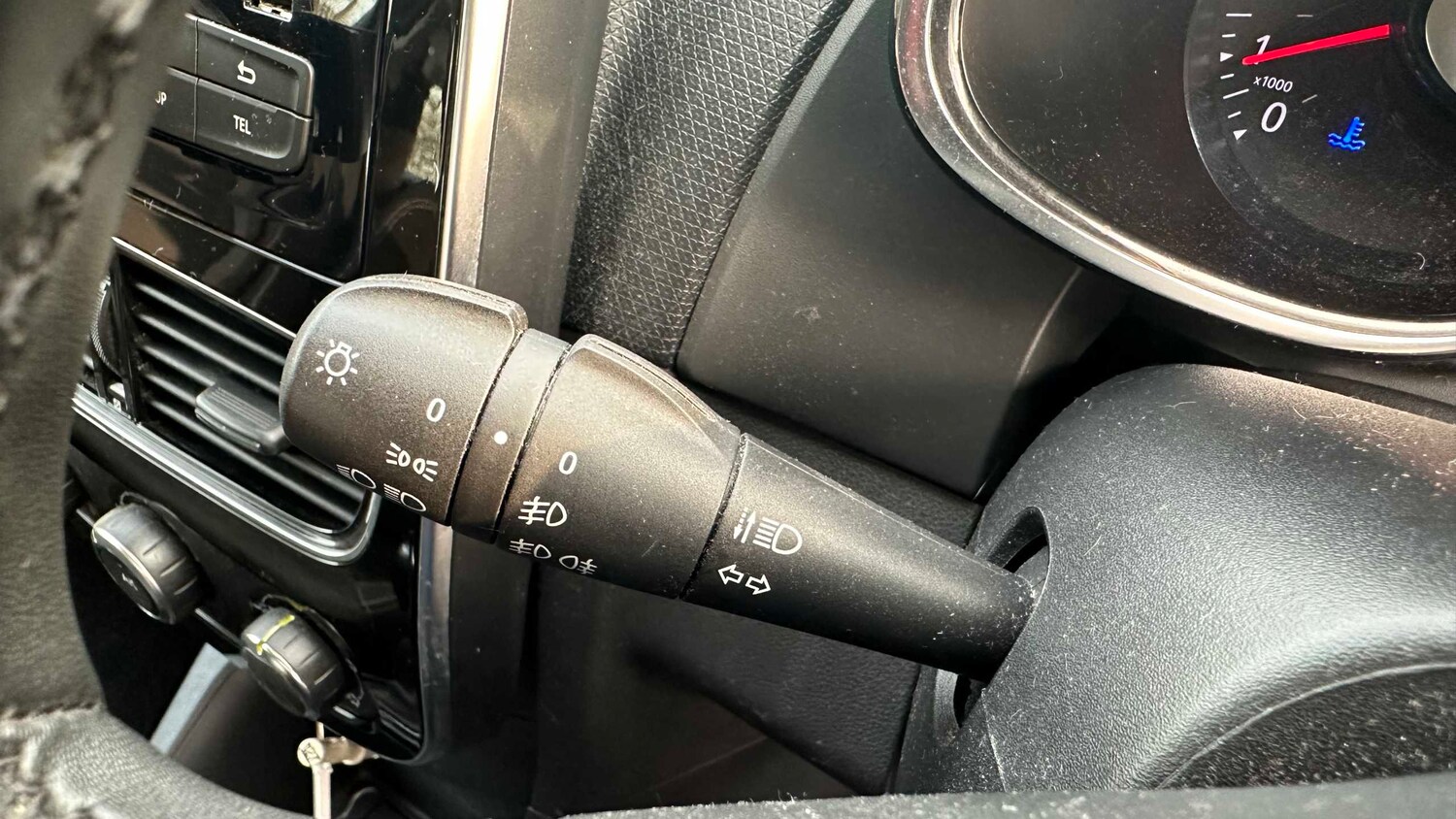 Used Renault Clio for sale - 77861758: Photo 17