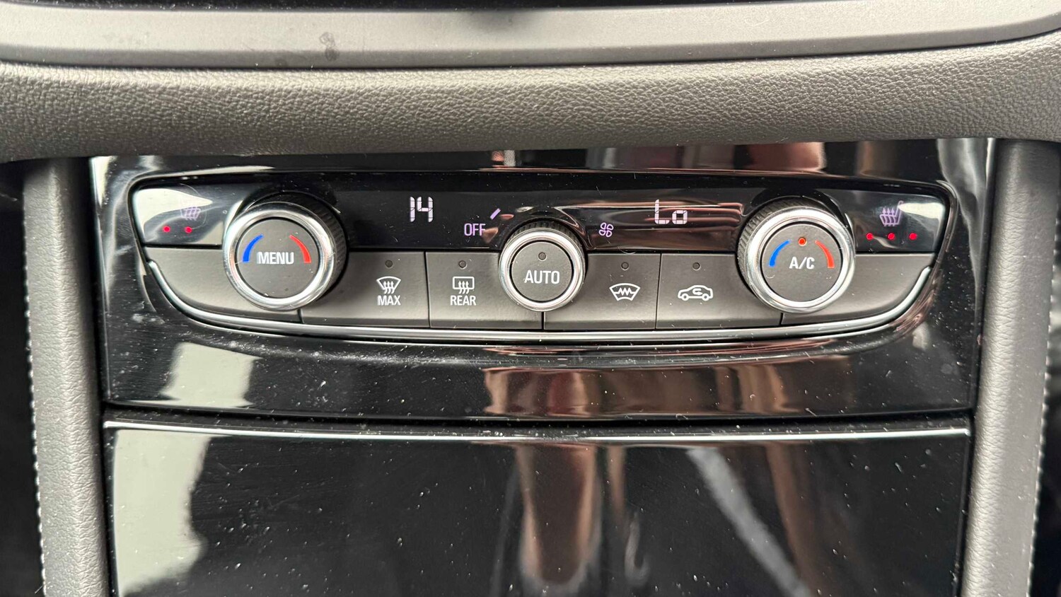 Used Vauxhall Grandland for sale - 77857625: Photo 12