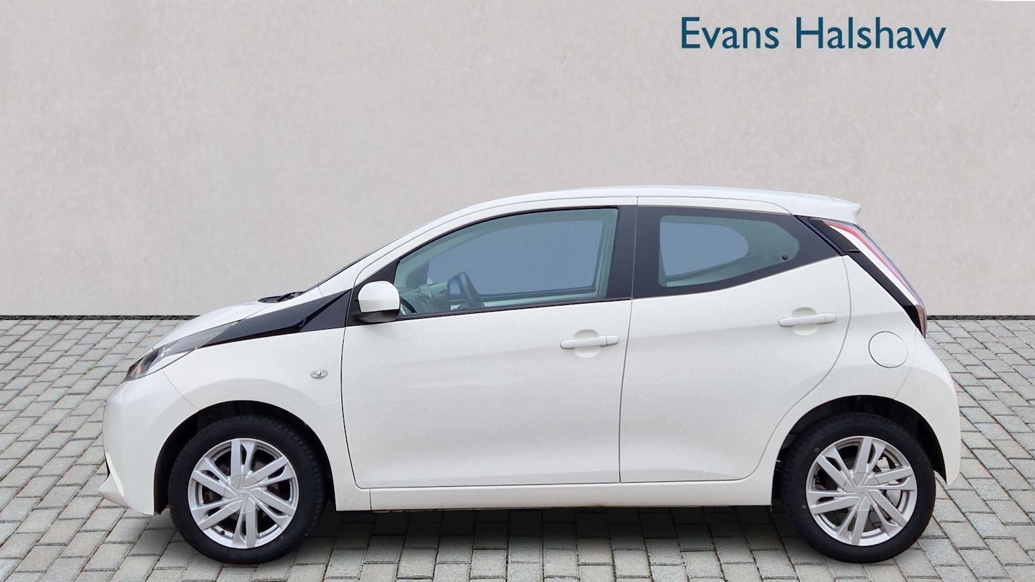 Used Toyota AYGO 2015 for sale - 78052202: Photo 4