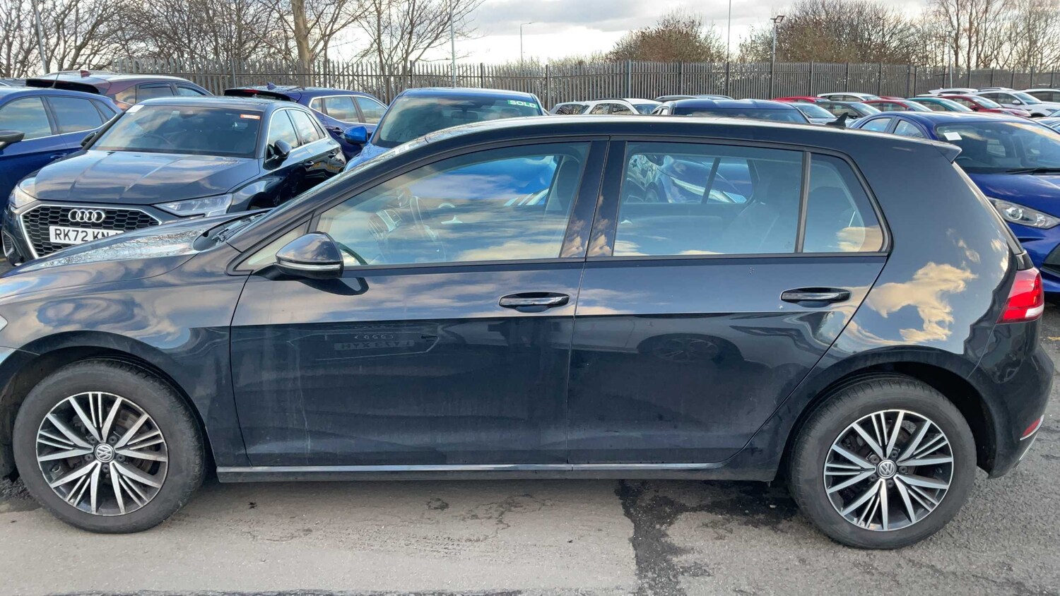 Used Volkswagen Golf 2017 for sale - 77995951: Photo 3