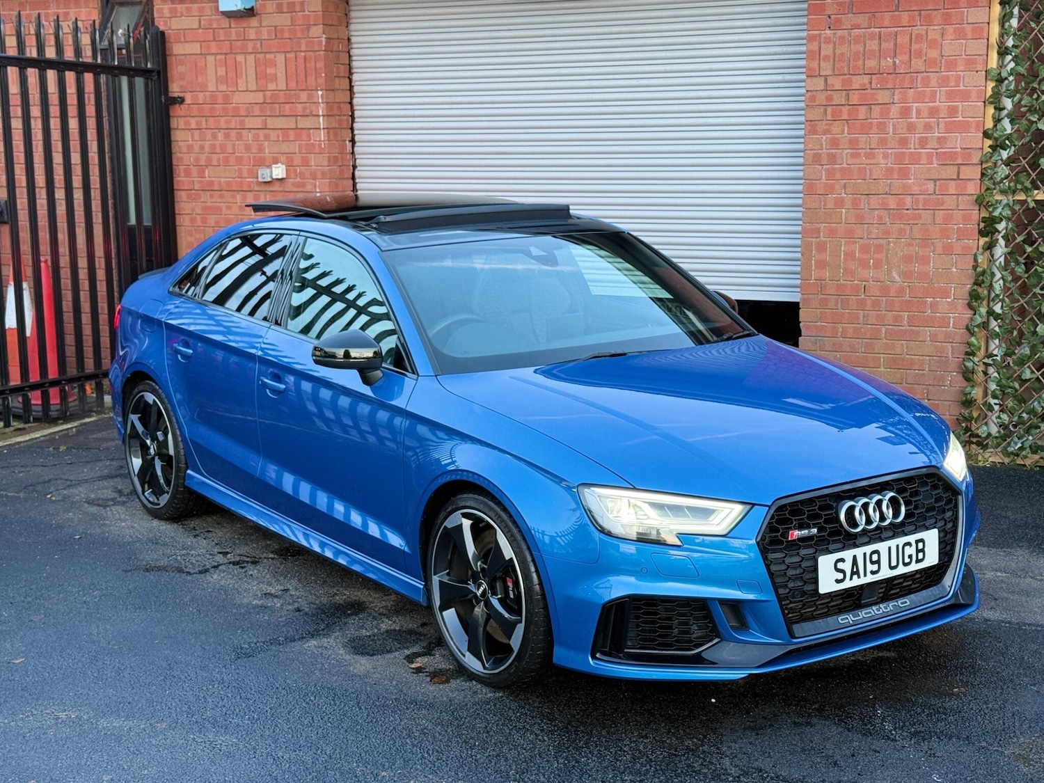 Used Audi RS3 for sale - 76936588: Photo 2