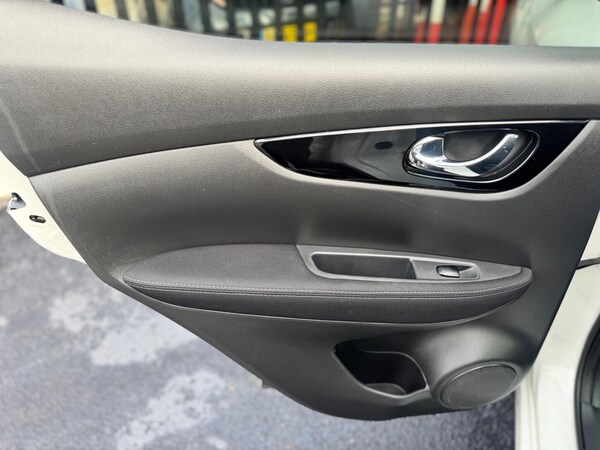 Used Nissan Qashqai 2015 for sale - 76239528: Photo 31
