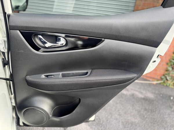 Used Nissan Qashqai 2015 for sale - 76239528: Photo 32