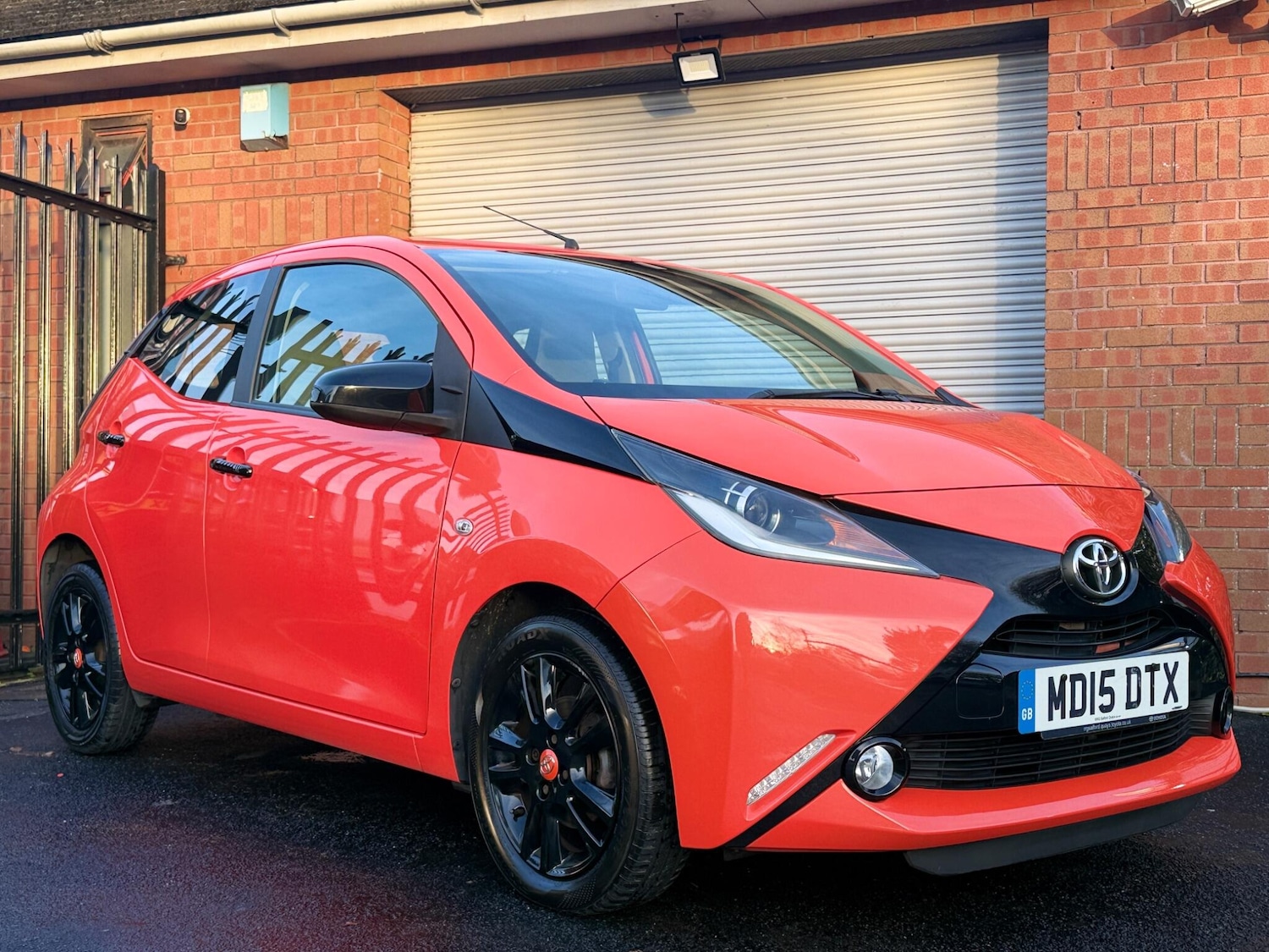 Used Toyota AYGO 2015 for sale - 76942471: Photo 2