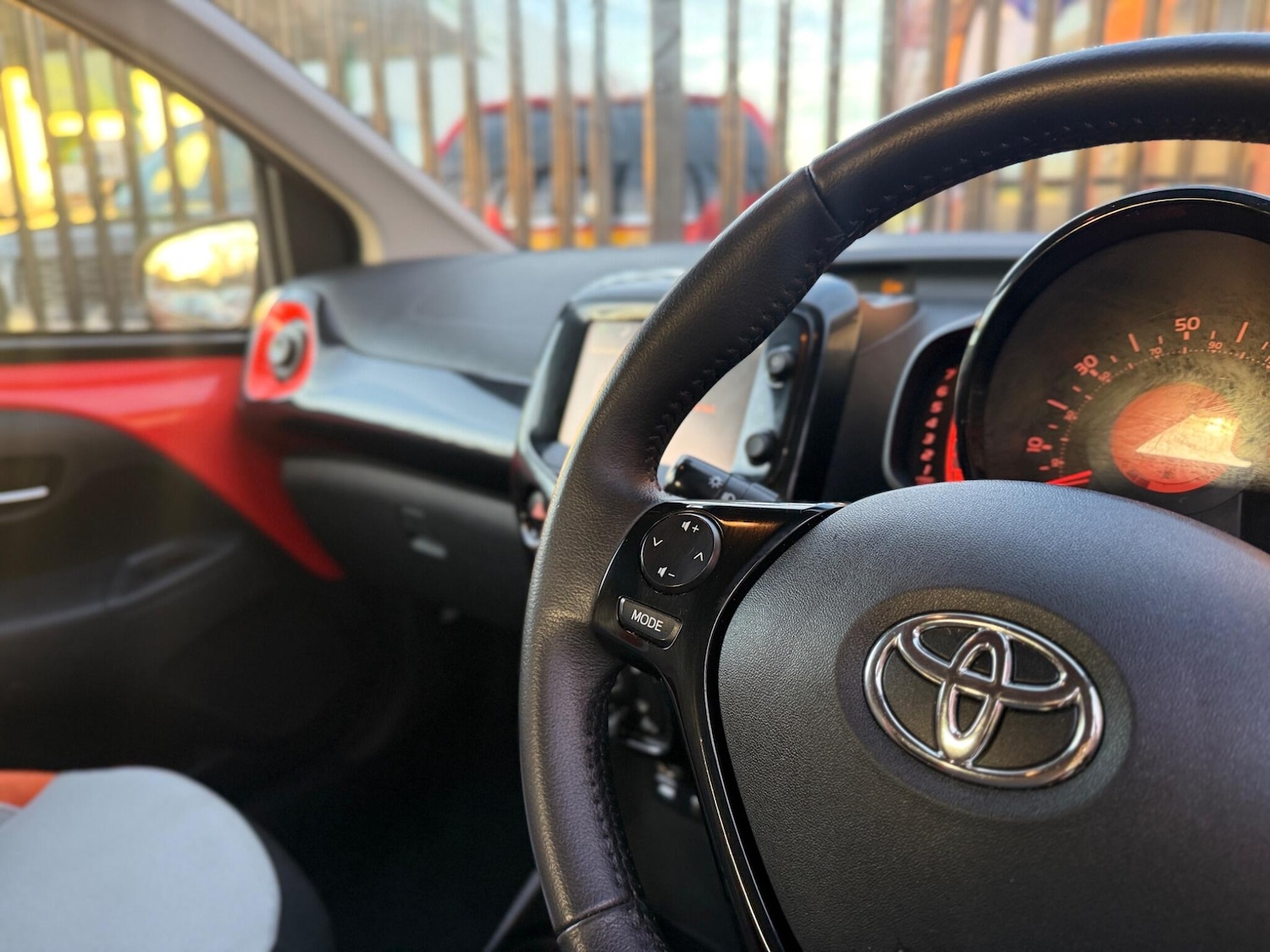 Used Toyota AYGO 2015 for sale - 76942471: Photo 28