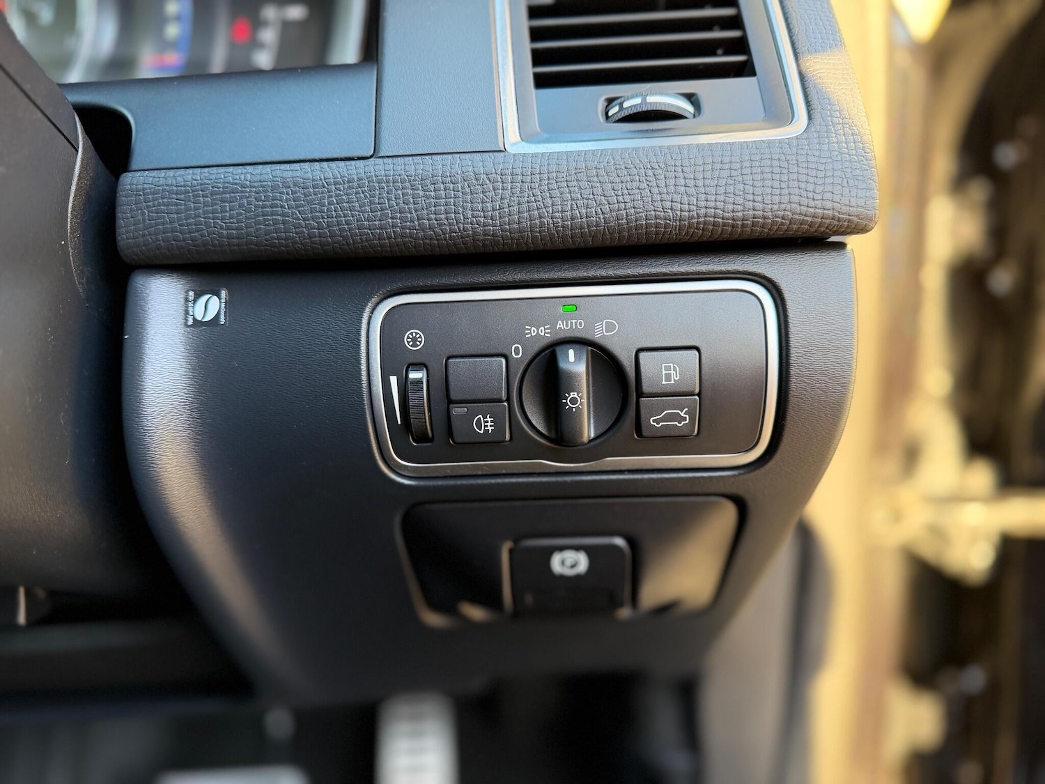 Used Volvo XC60 2015 for sale - 77097533: Photo 31