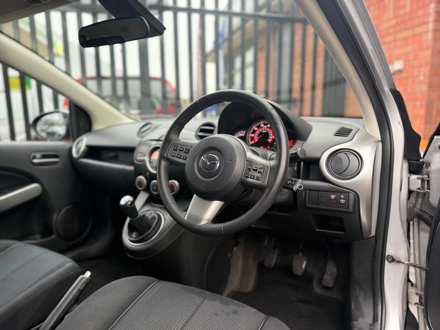 Used Mazda Mazda2 2010 for sale - 77039773: Photo 19