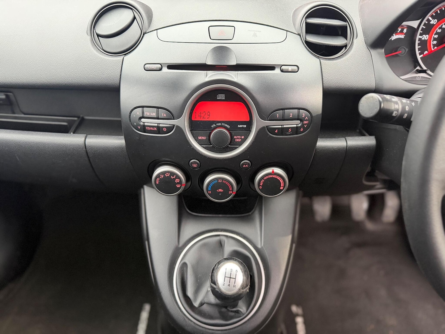 Used Mazda Mazda2 2010 for sale - 77039773: Photo 20