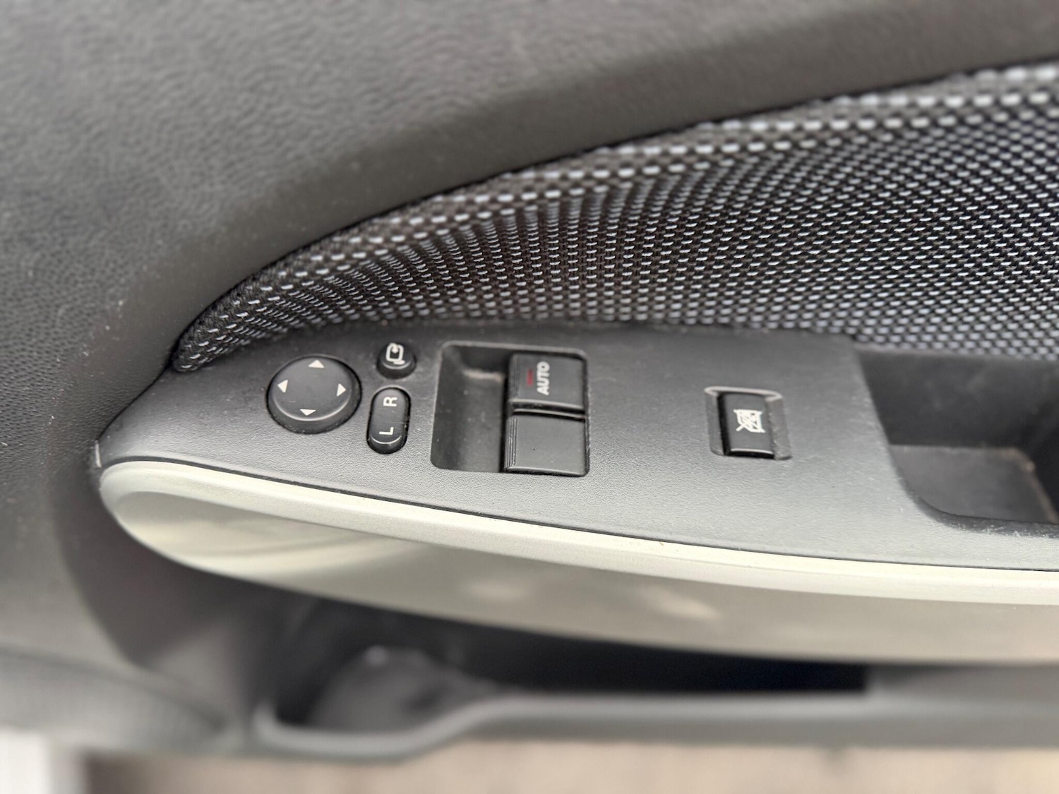 Used Mazda Mazda2 2010 for sale - 77039773: Photo 24