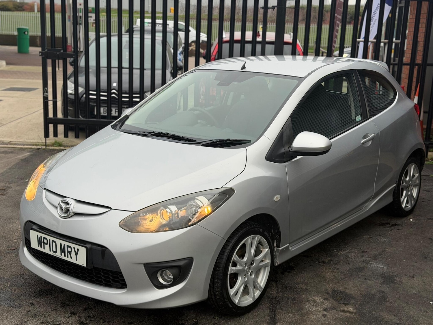 Used Mazda Mazda2 2010 for sale - 77039773: Photo 9