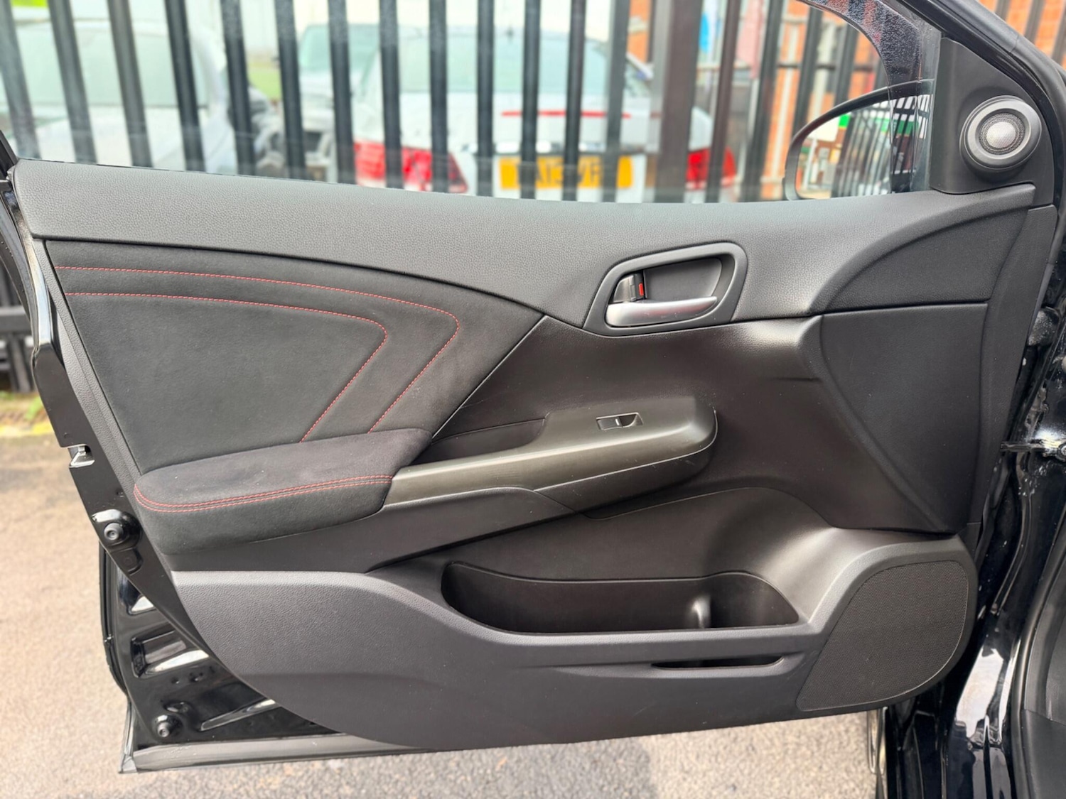 Used Honda Civic 2016 for sale - 77537989: Photo 32