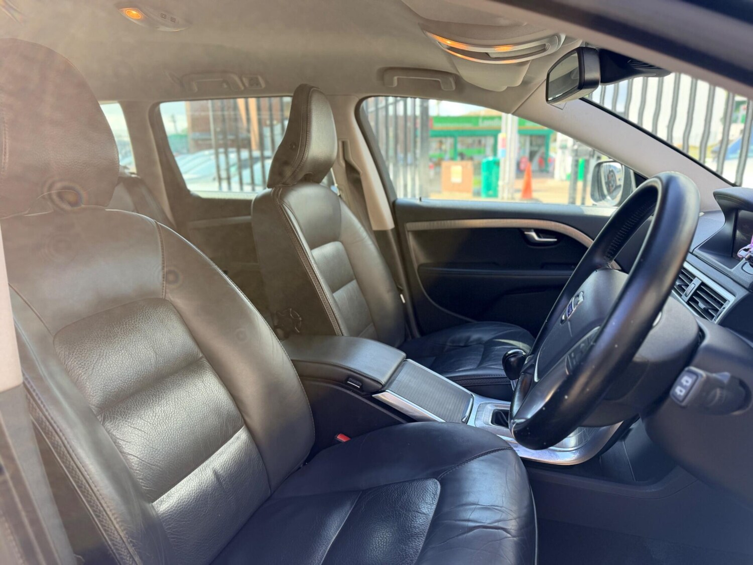 Used Volvo XC70 2011 for sale - 78057526: Photo 17