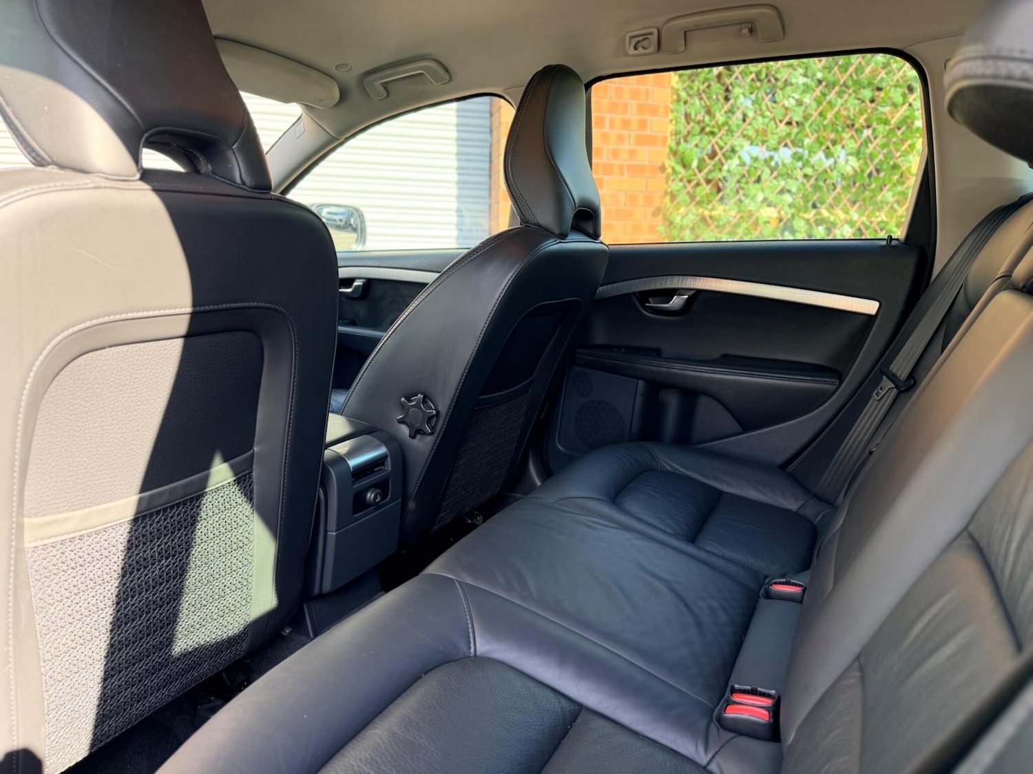 Used Volvo XC70 2011 for sale - 78057526: Photo 20