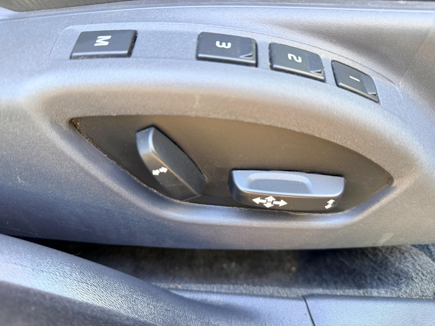 Used Volvo XC70 2011 for sale - 78057526: Photo 22