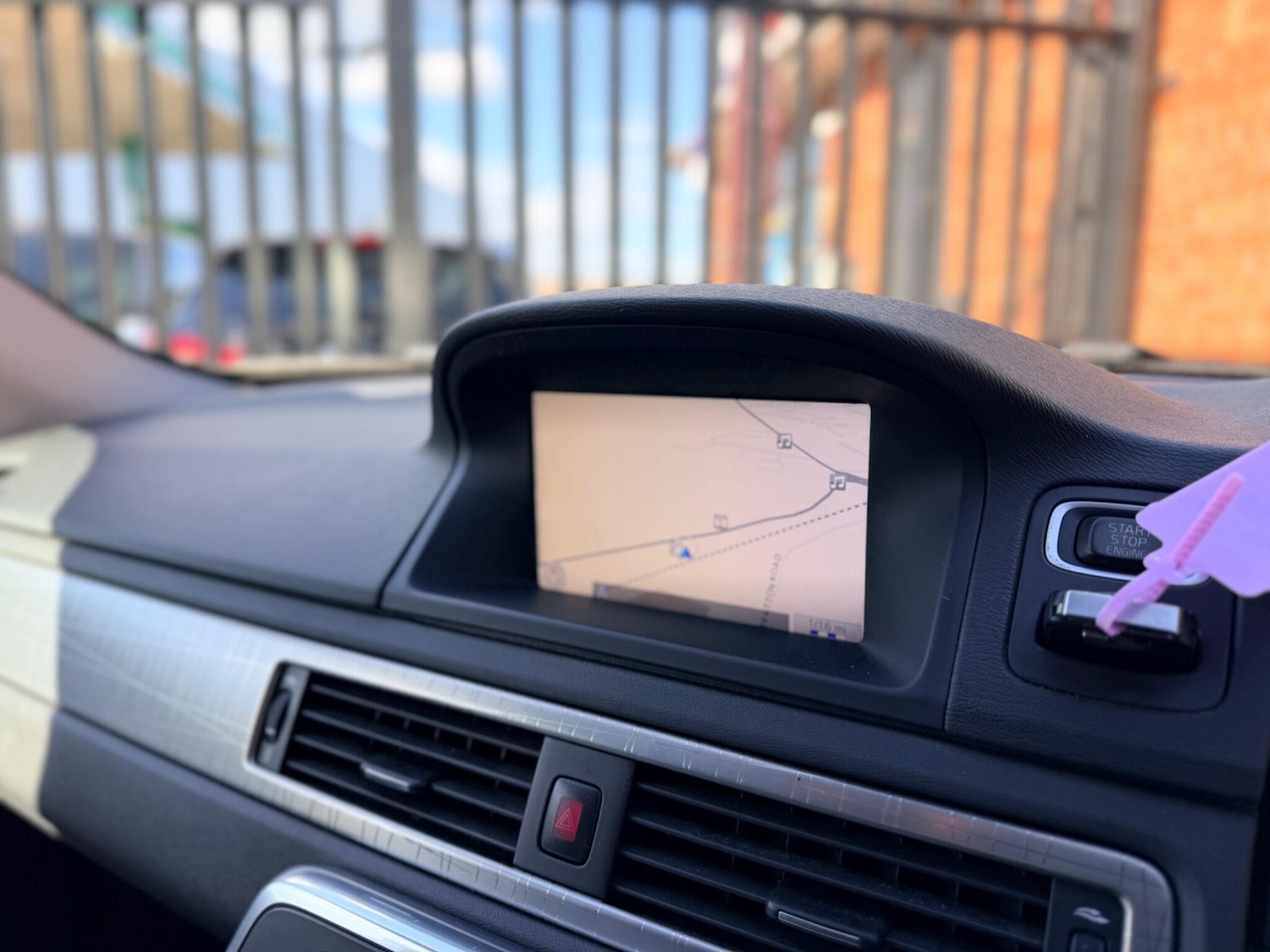 Used Volvo XC70 2011 for sale - 78057526: Photo 28