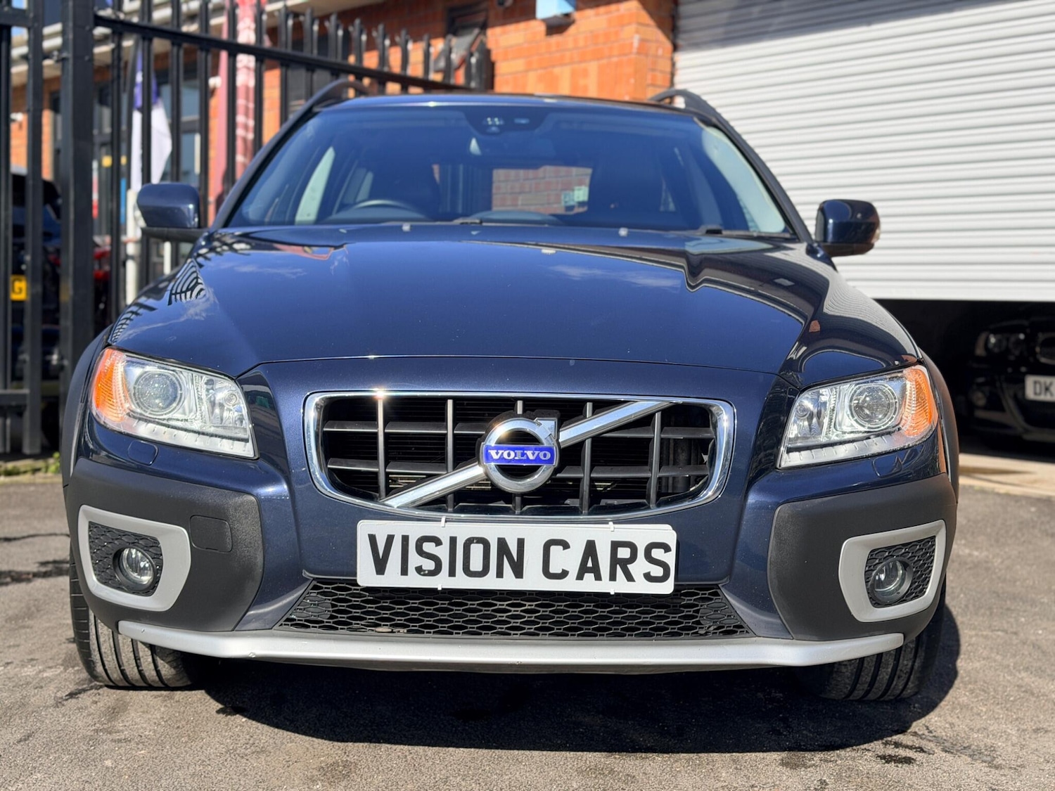 Used Volvo XC70 2011 for sale - 78057526: Photo 3