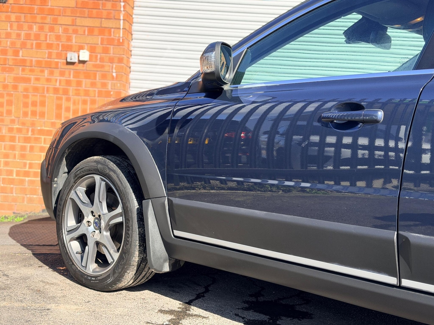 Used Volvo XC70 2011 for sale - 78057526: Photo 35