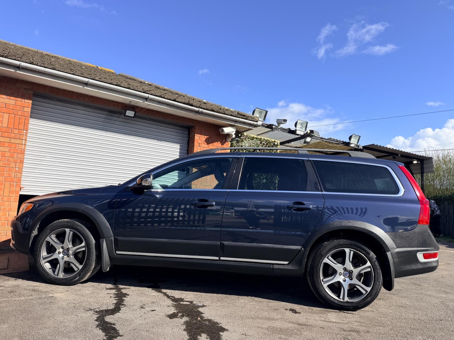 Used Volvo XC70 2011 for sale - 78057526: Photo 9