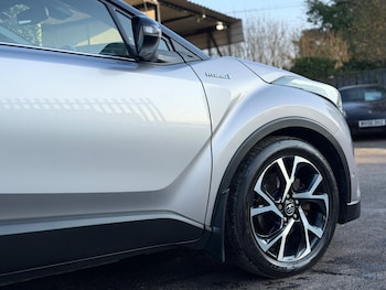 Used Toyota C-HR 2021 for sale - 77737832: Photo