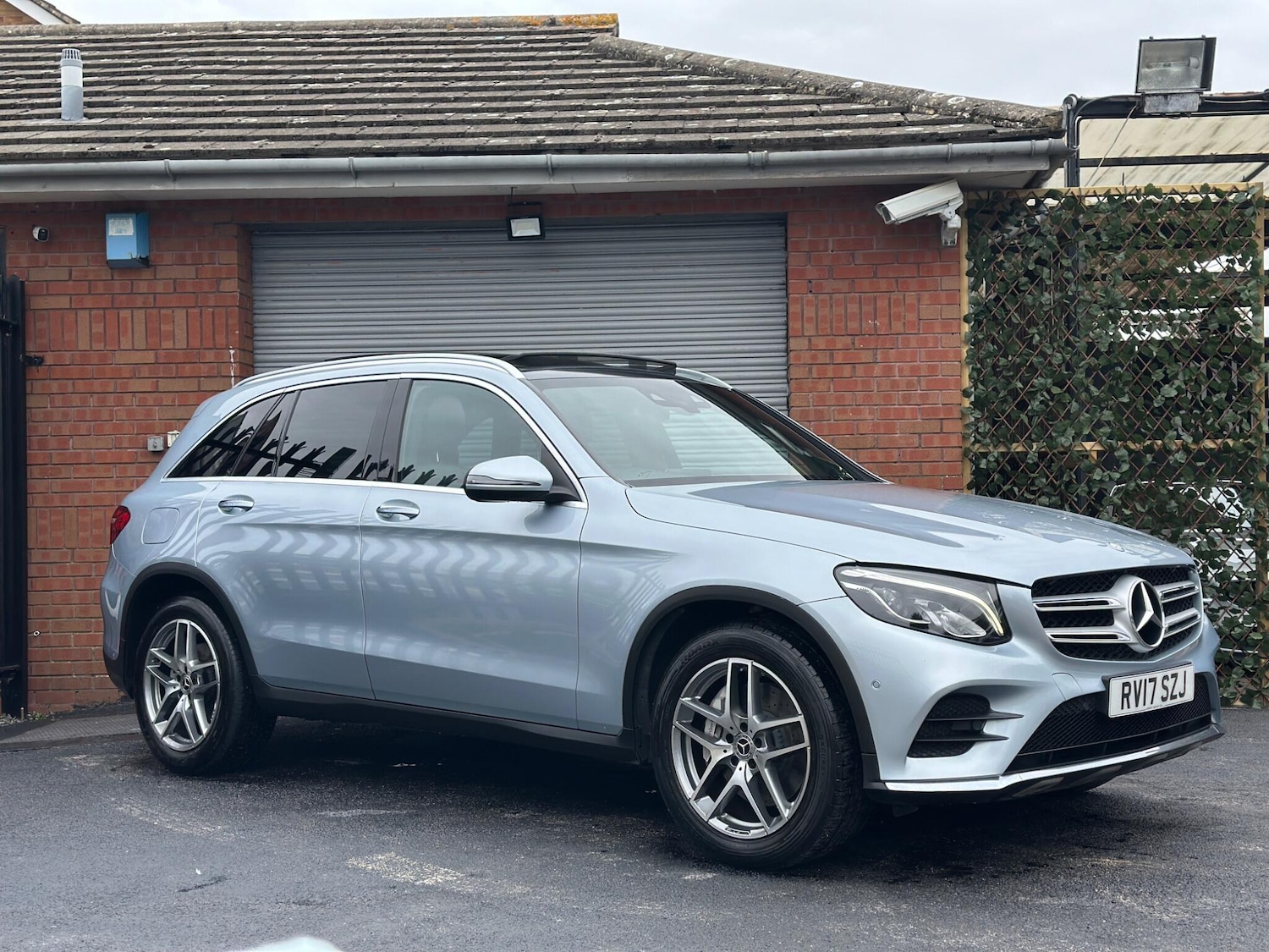 Used Mercedes-Benz GLC 2017 for sale - 76072745: Photo 1
