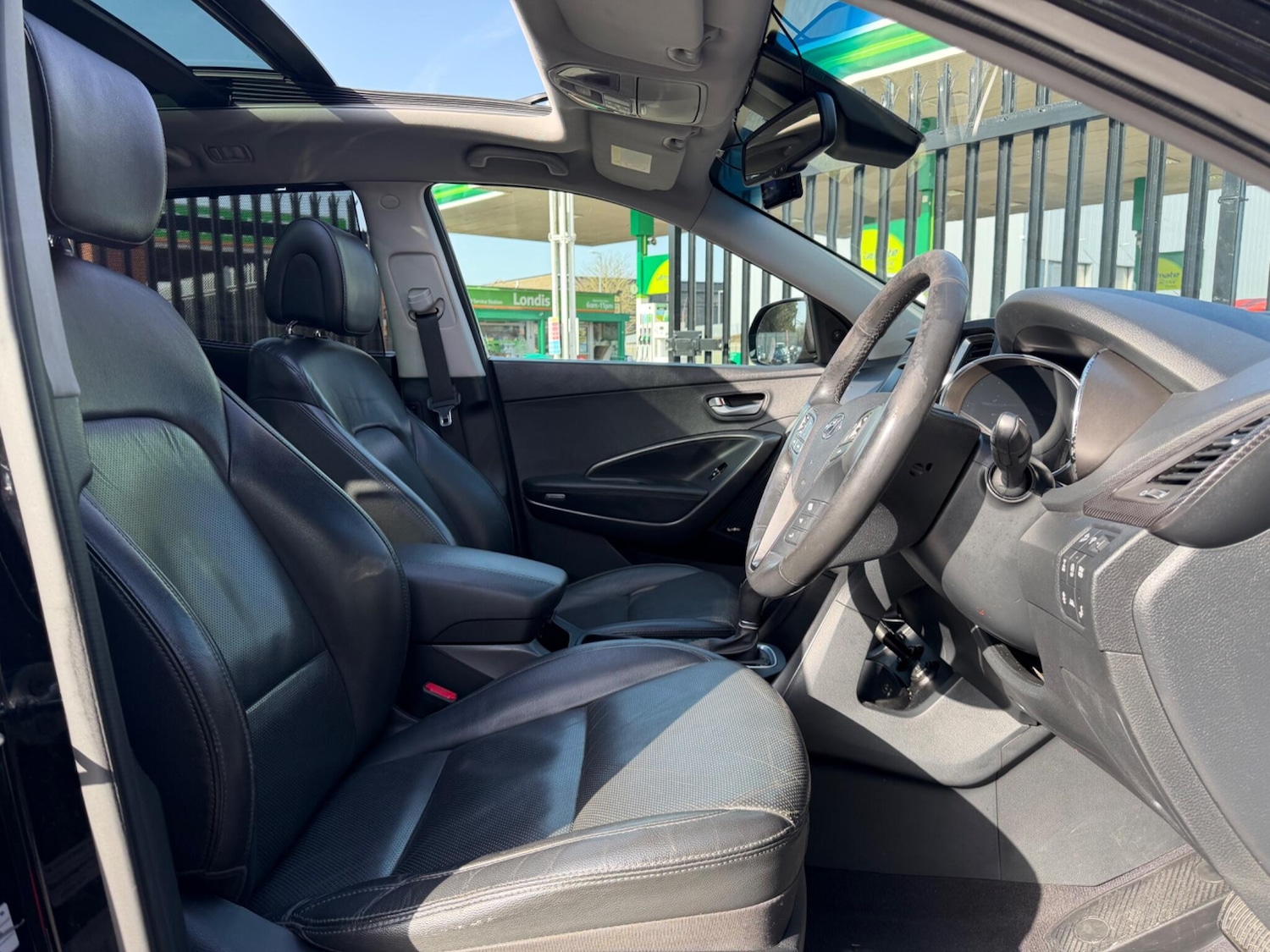 Used Hyundai Santa Fe 2016 for sale - 77625680: Photo 26