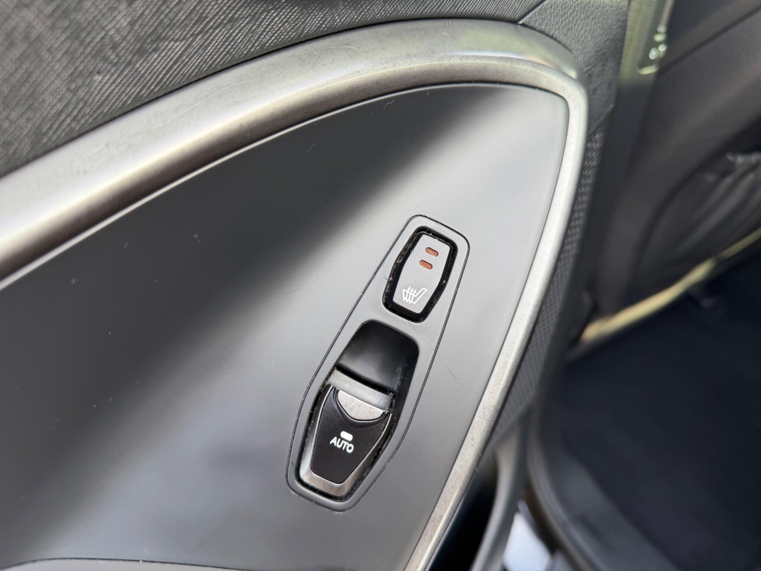 Used Hyundai Santa Fe 2016 for sale - 77625680: Photo 35