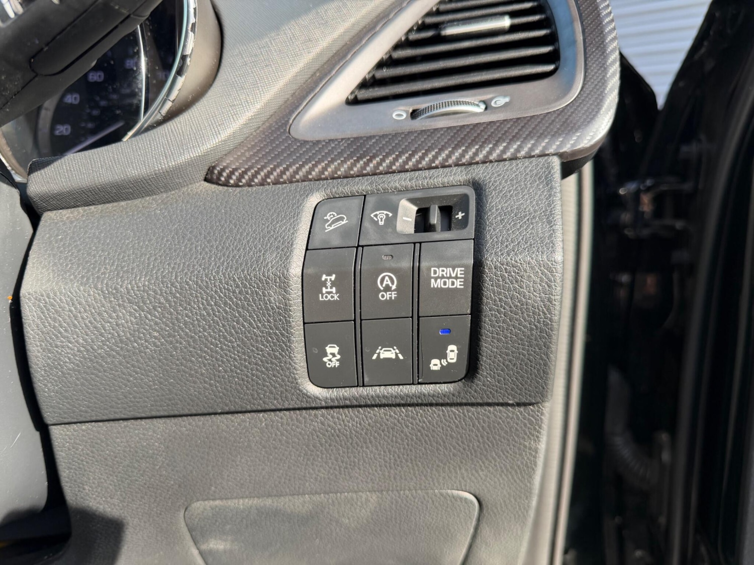 Used Hyundai Santa Fe 2016 for sale - 77625680: Photo 38