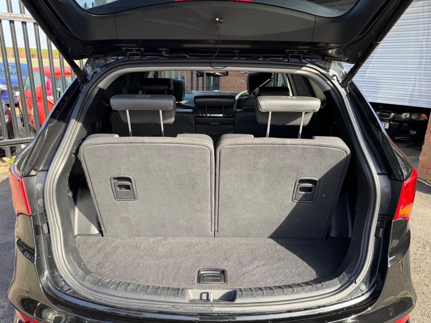 Used Hyundai Santa Fe 2016 for sale - 77625680: Photo 44