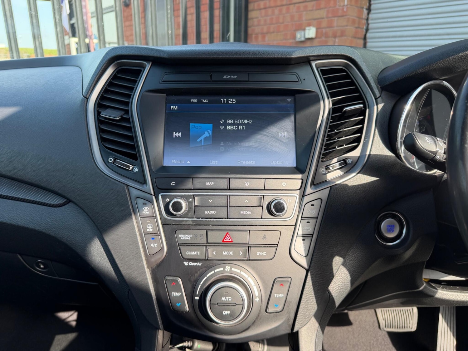 Used Hyundai Santa Fe 2016 for sale - 77625680: Photo 60